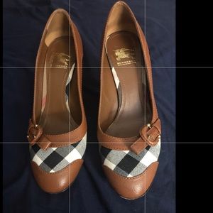 Burberry shoes with 2 1/2 inch heel
